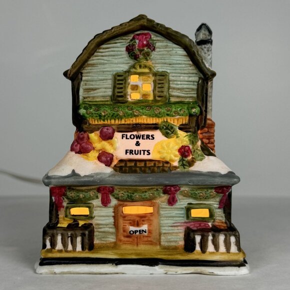 Vintage Lighted Christmas Village Store Flowers Fruits Ceramic Wreath Small 4.5" - Picture 1 of 15